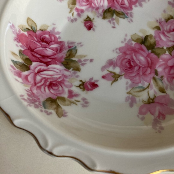 🍂Vintage Floral Ceramic Plate - Picture 2 of 3